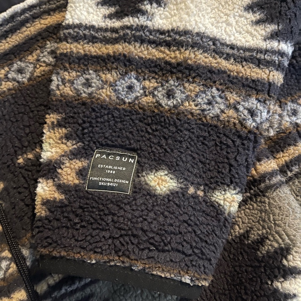 Patterned Fleece Jacket - Picture 4 of 4